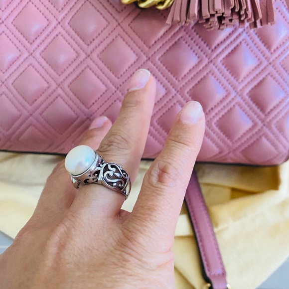 Sterling silver ring it’s a bit bigger than size 7 💍 - Picture 4 of 5